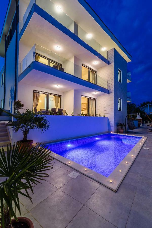 Apartments Villa Dalmatia Трогир Экстерьер фото