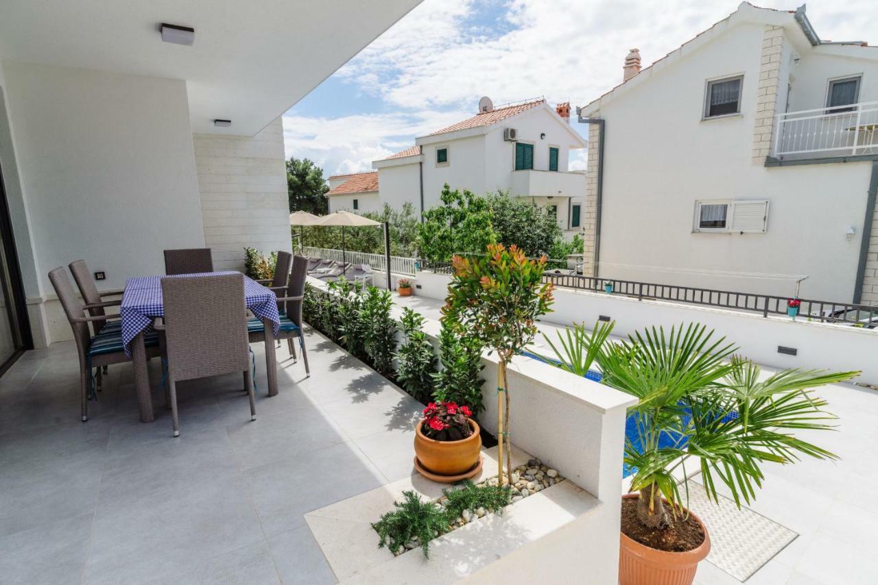 Apartments Villa Dalmatia Трогир Экстерьер фото