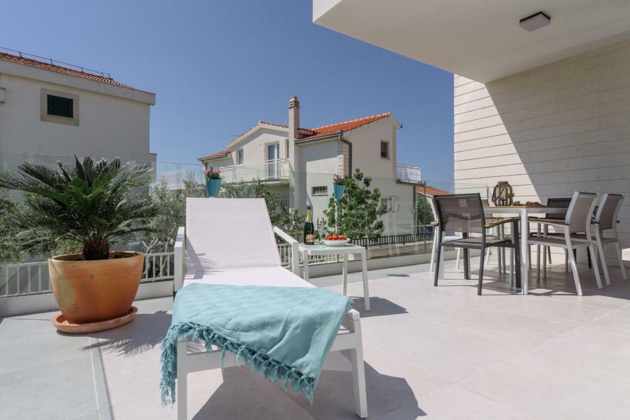 Apartments Villa Dalmatia Трогир Экстерьер фото